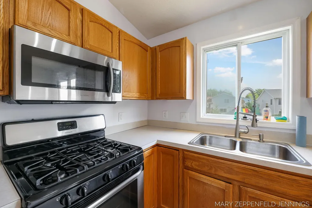489 Sunmeadow Drive SE Gaines Charter Township MI 49508