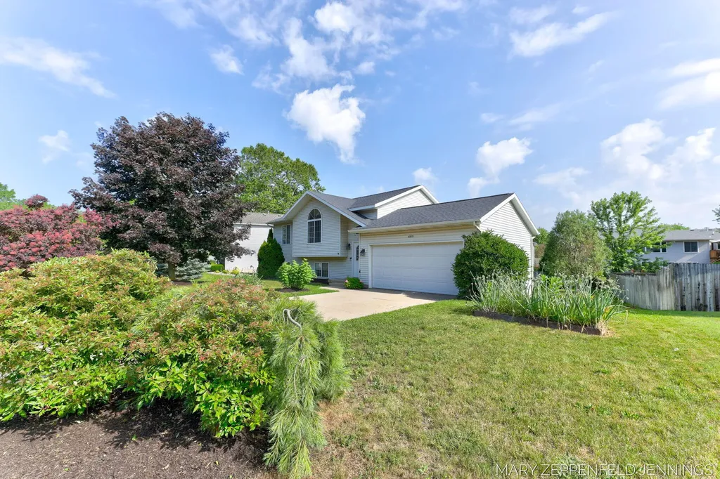 489 Sunmeadow Drive SE Gaines Charter Township MI 49508