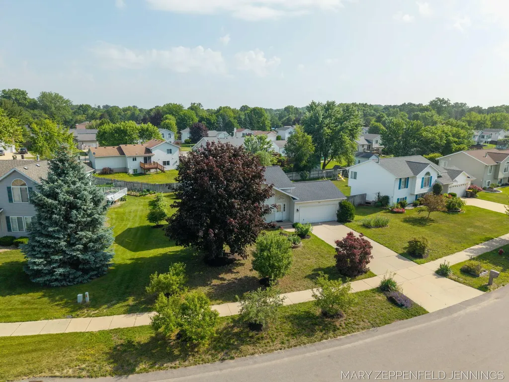 489 Sunmeadow Drive SE Gaines Charter Township MI 49508