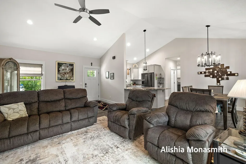 2360 E Mount Garfield Road Fruitport Charter Township MI 49444