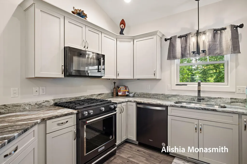 2360 E Mount Garfield Road Fruitport Charter Township MI 49444