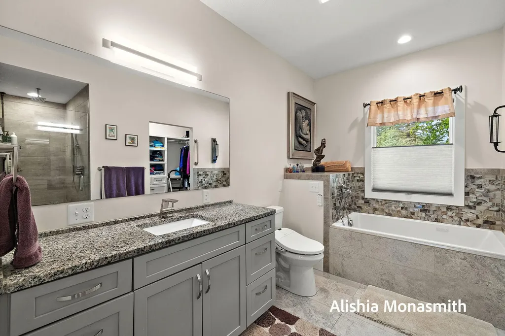 2360 E Mount Garfield Road Fruitport Charter Township MI 49444