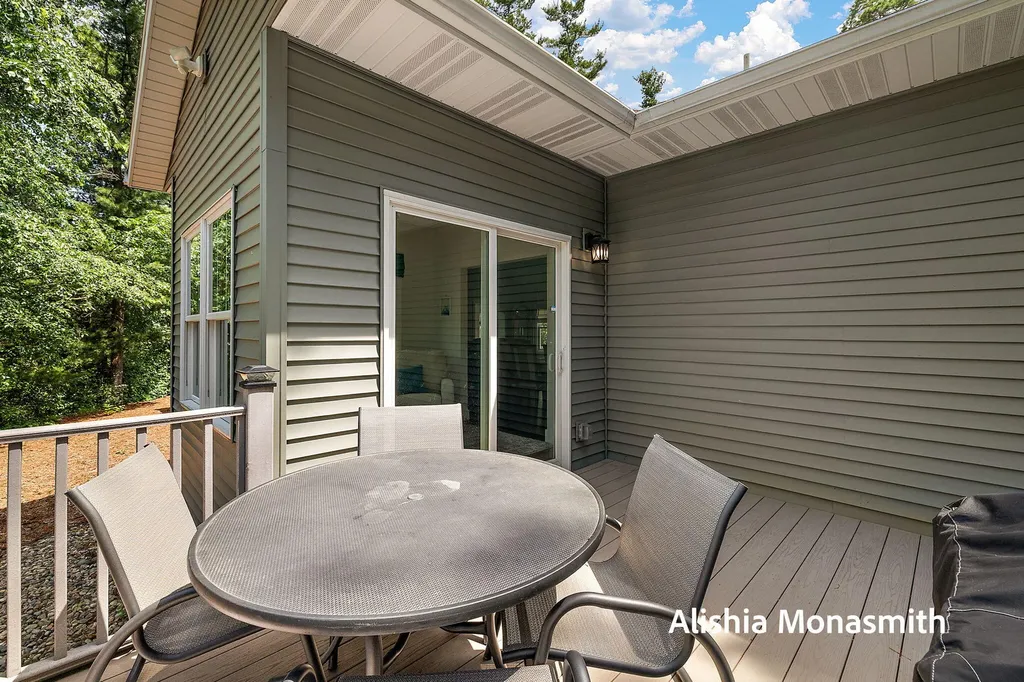 2360 E Mount Garfield Road Fruitport Charter Township MI 49444