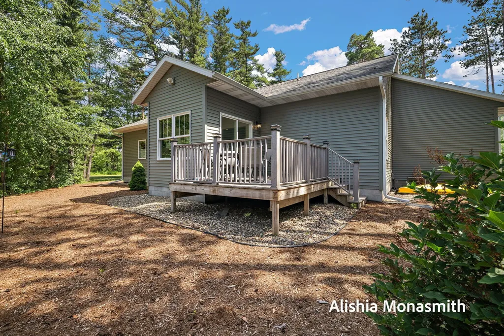 2360 E Mount Garfield Road Fruitport Charter Township MI 49444
