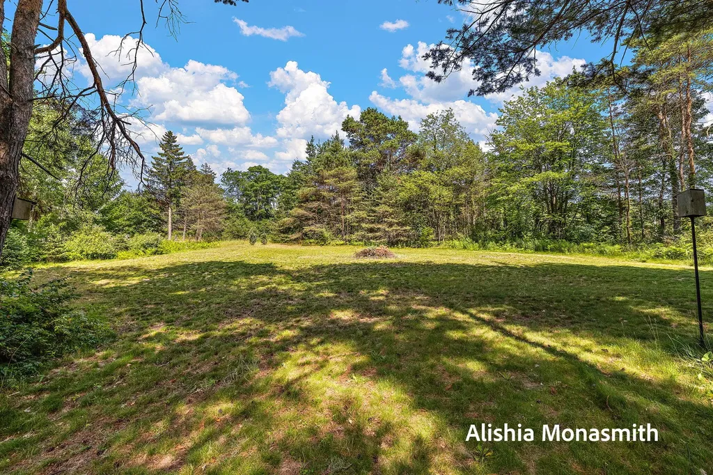 2360 E Mount Garfield Road Fruitport Charter Township MI 49444