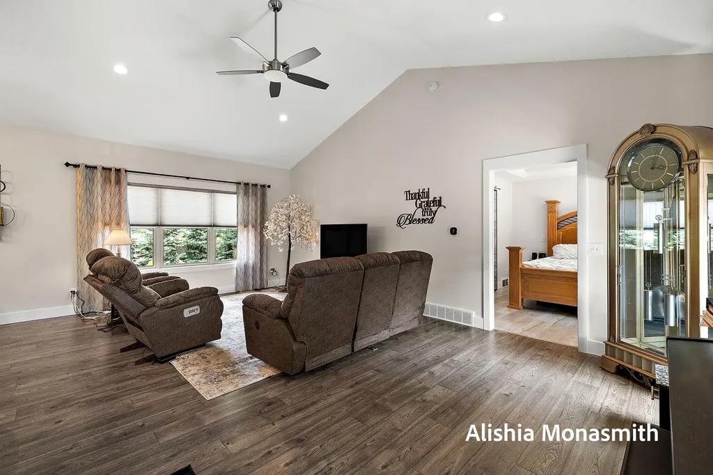 2360 E Mount Garfield Road Fruitport Charter Township MI 49444