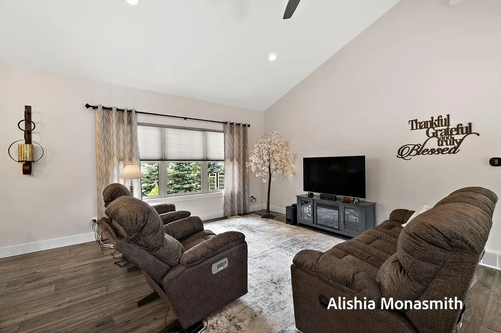 2360 E Mount Garfield Road Fruitport Charter Township MI 49444