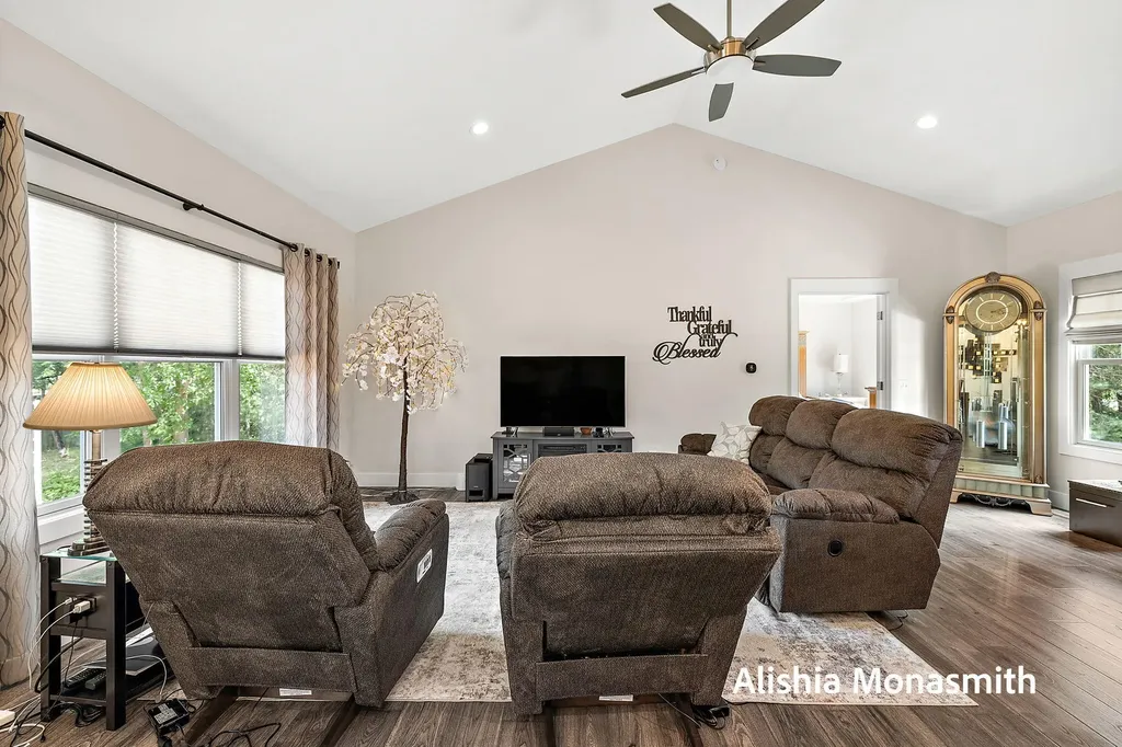 2360 E Mount Garfield Road Fruitport Charter Township MI 49444