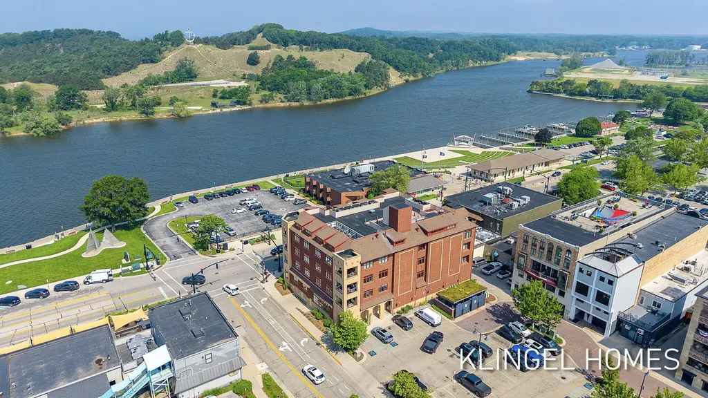 22 S Harbor Drive Grand Haven City MI 49417