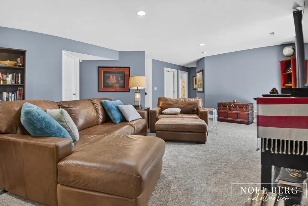 4866 Chatsworth Creek Drive Blendon Township MI 49426