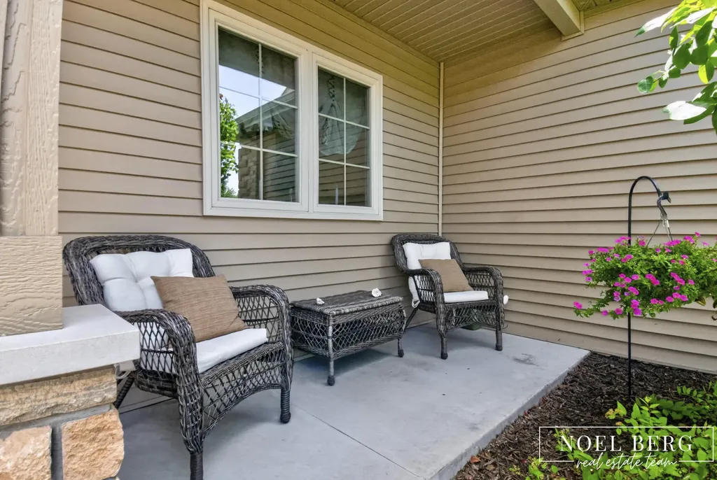 4866 Chatsworth Creek Drive Blendon Township MI 49426