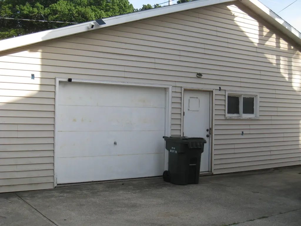1473 Montgomery Avenue Muskegon City MI 49441