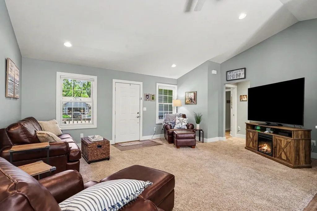 2560 Huron Trail Muskegon Charter Township MI 49445