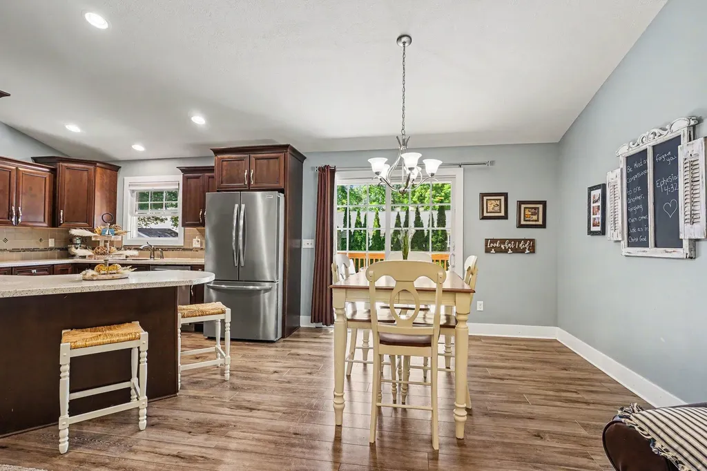 2560 Huron Trail Muskegon Charter Township MI 49445