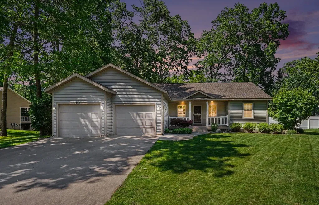 2560 Huron Trail Muskegon Charter Township MI 49445