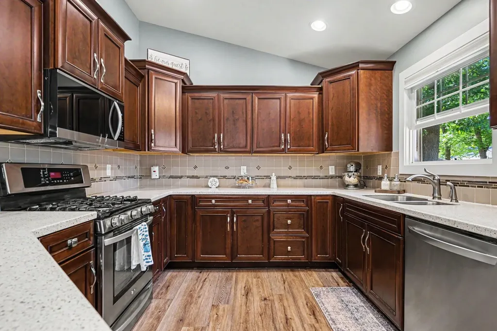 2560 Huron Trail Muskegon Charter Township MI 49445