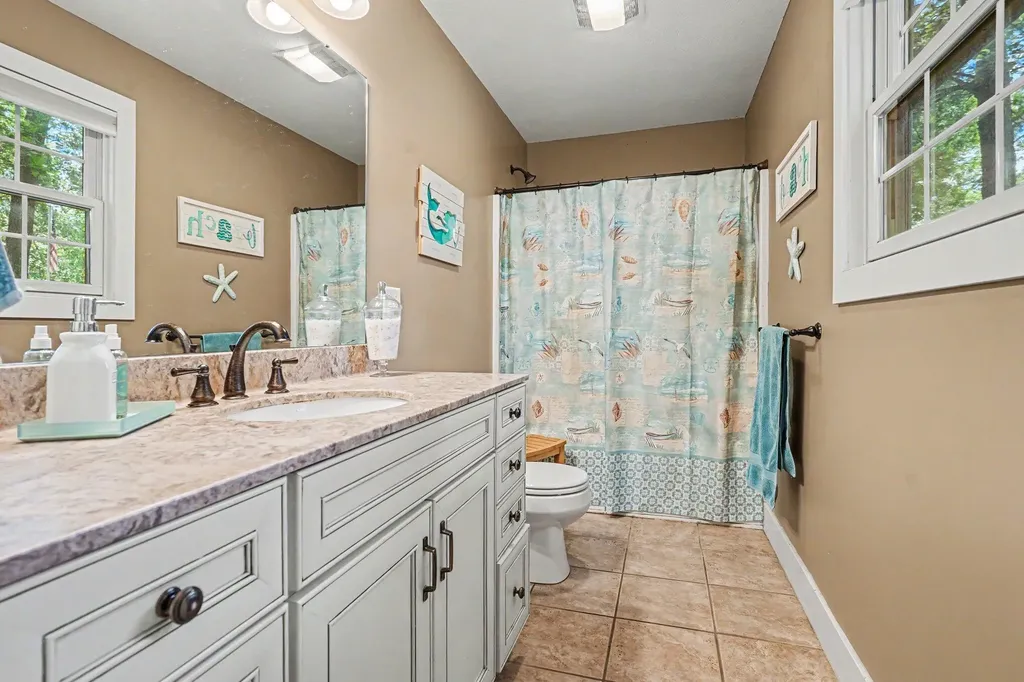 2560 Huron Trail Muskegon Charter Township MI 49445