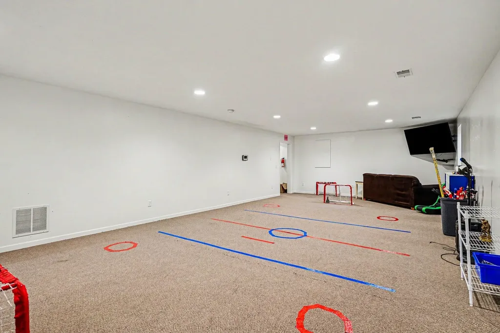 2560 Huron Trail Muskegon Charter Township MI 49445
