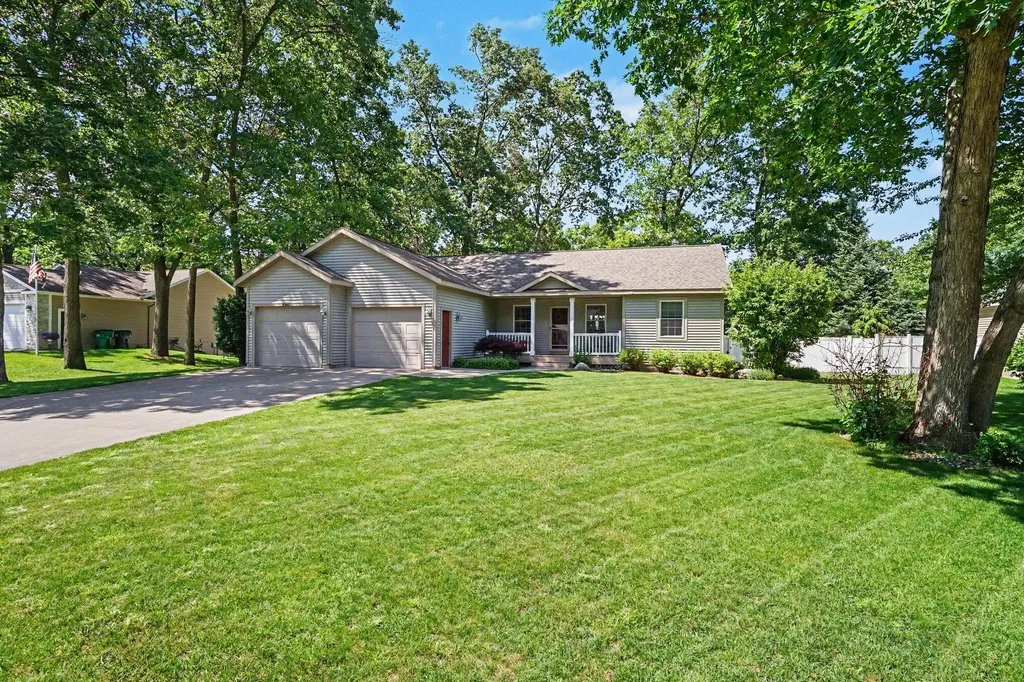 2560 Huron Trail Muskegon Charter Township MI 49445
