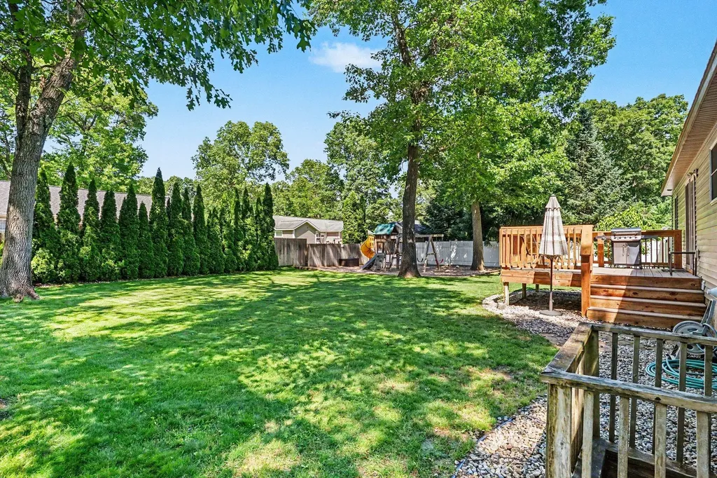 2560 Huron Trail Muskegon Charter Township MI 49445