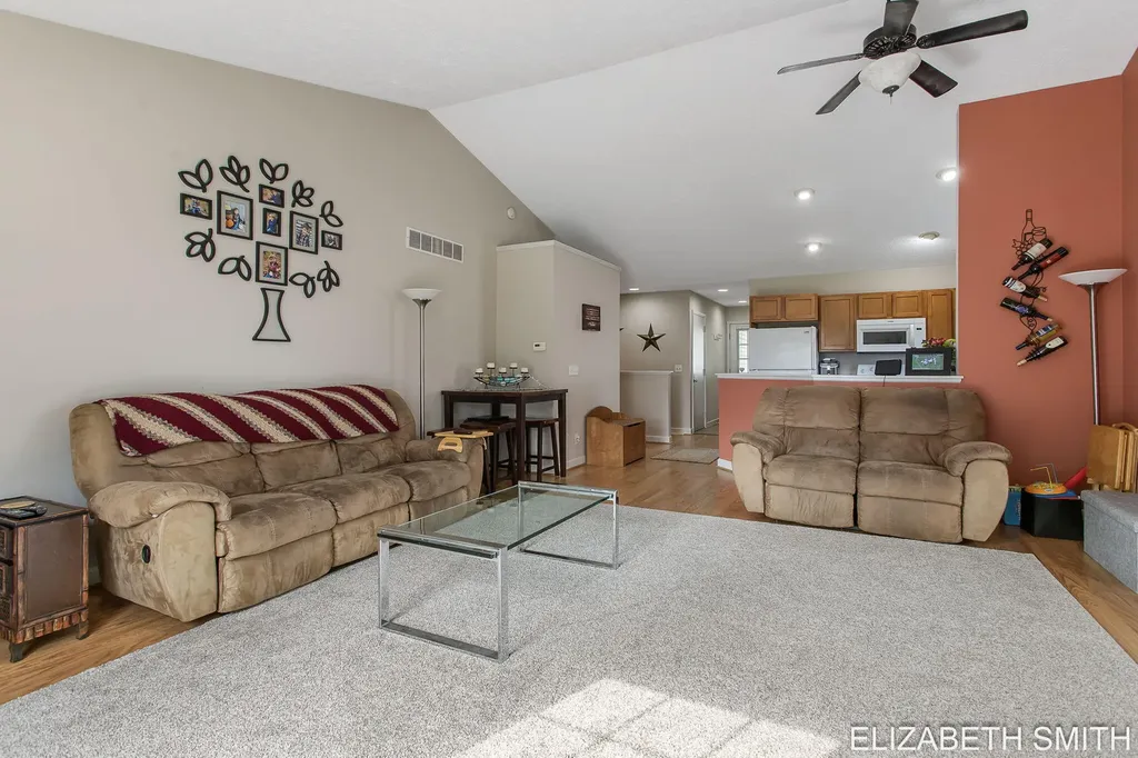 11409 N Lake Drive Holland Charter Township MI 49424