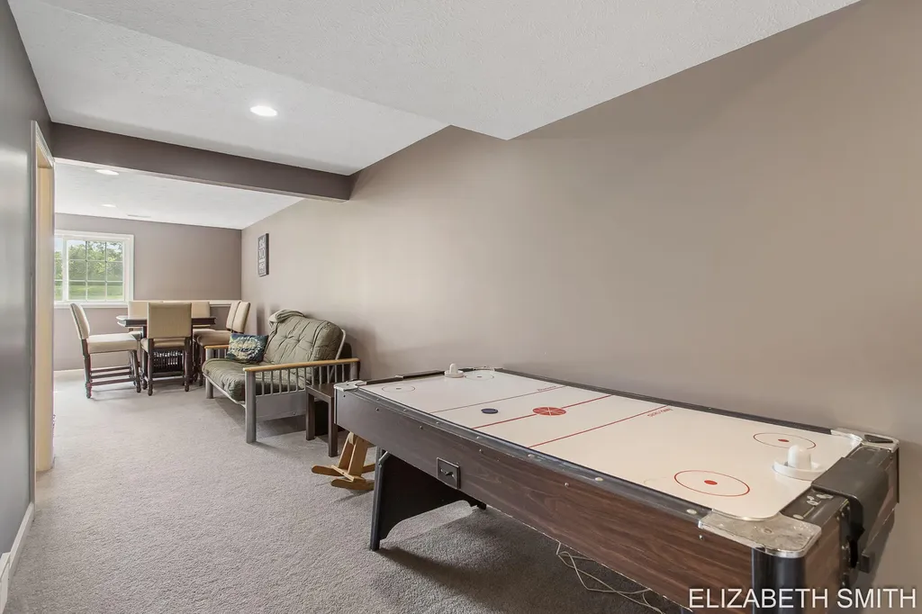 11409 N Lake Drive Holland Charter Township MI 49424