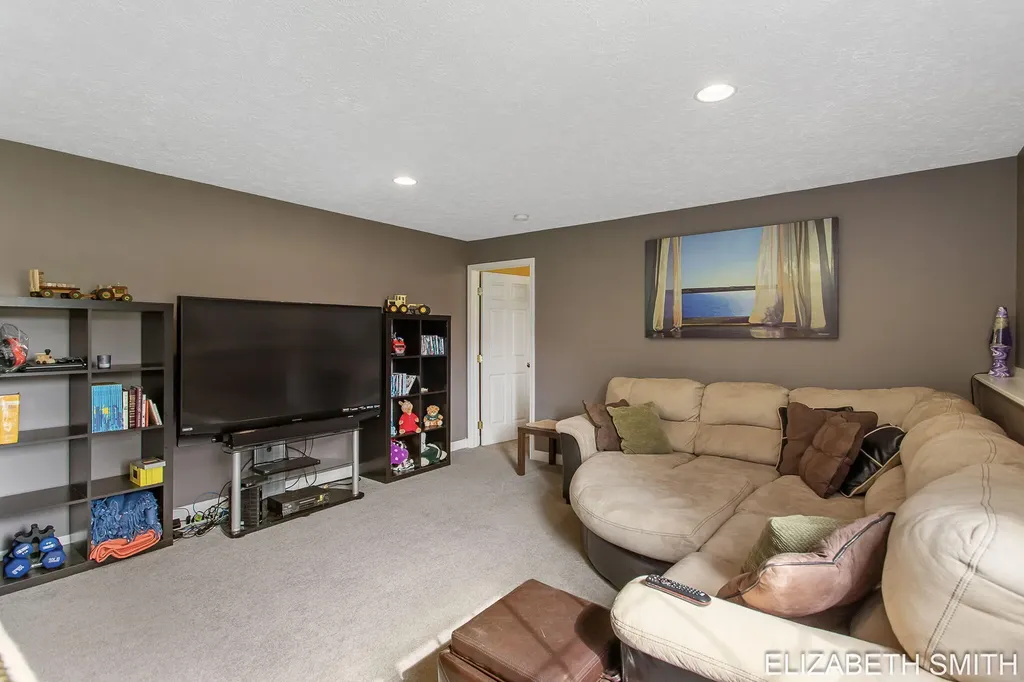 11409 N Lake Drive Holland Charter Township MI 49424