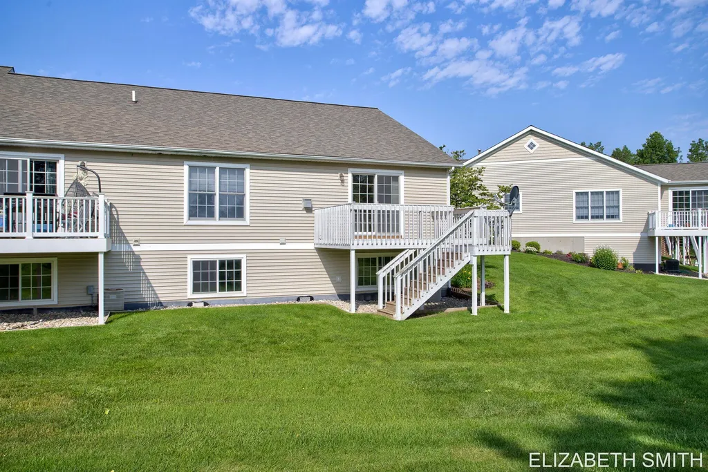 11409 N Lake Drive Holland Charter Township MI 49424