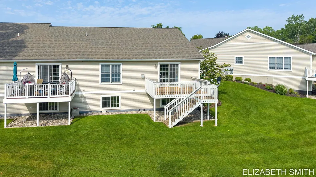 11409 N Lake Drive Holland Charter Township MI 49424