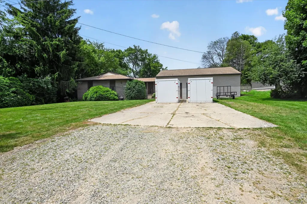 16658 Eunice Street Bath Charter Township MI 48823