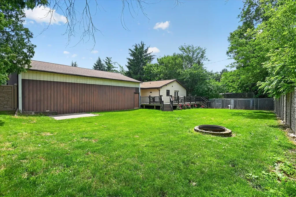 16658 Eunice Street Bath Charter Township MI 48823