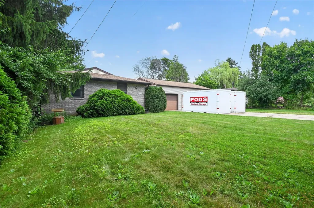 16658 Eunice Street Bath Charter Township MI 48823
