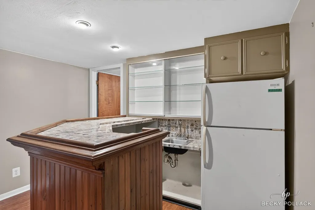 1712 41st Street SW Wyoming City MI 49519