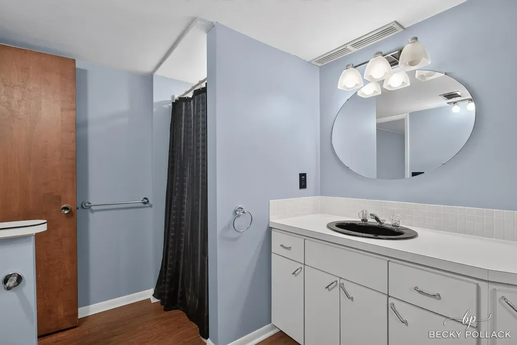 1712 41st Street SW Wyoming City MI 49519