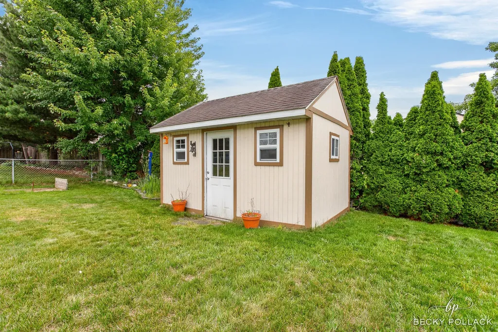 1712 41st Street SW Wyoming City MI 49519