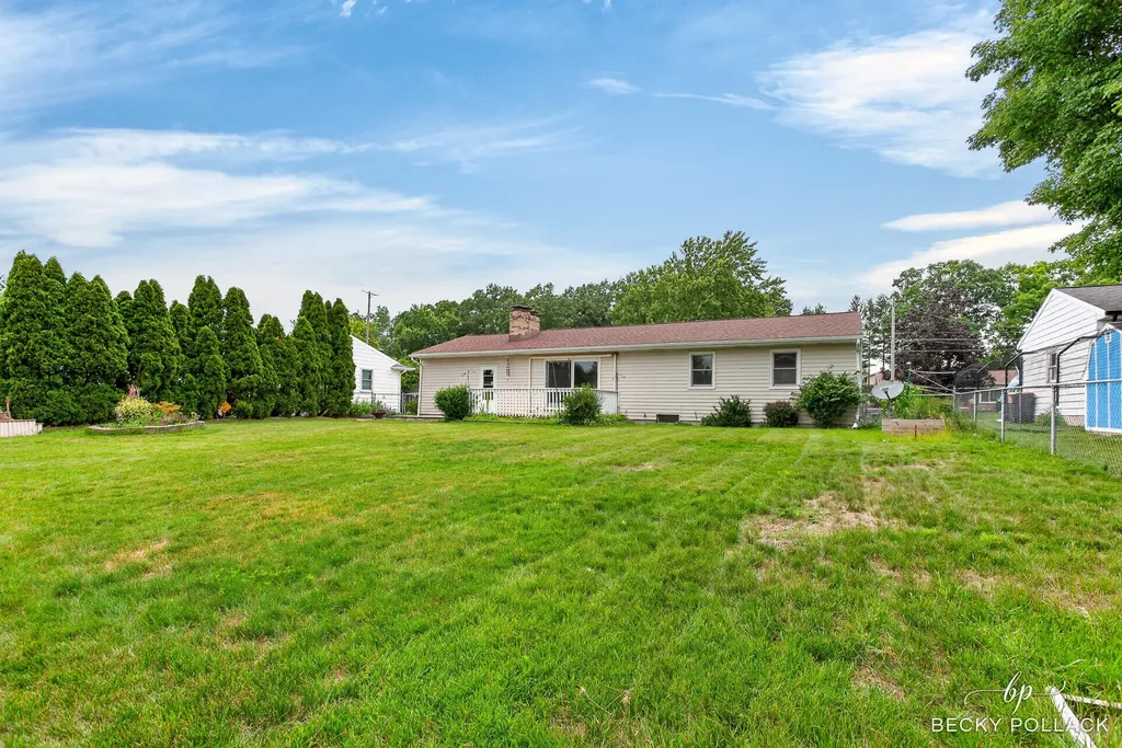 1712 41st Street SW Wyoming City MI 49519