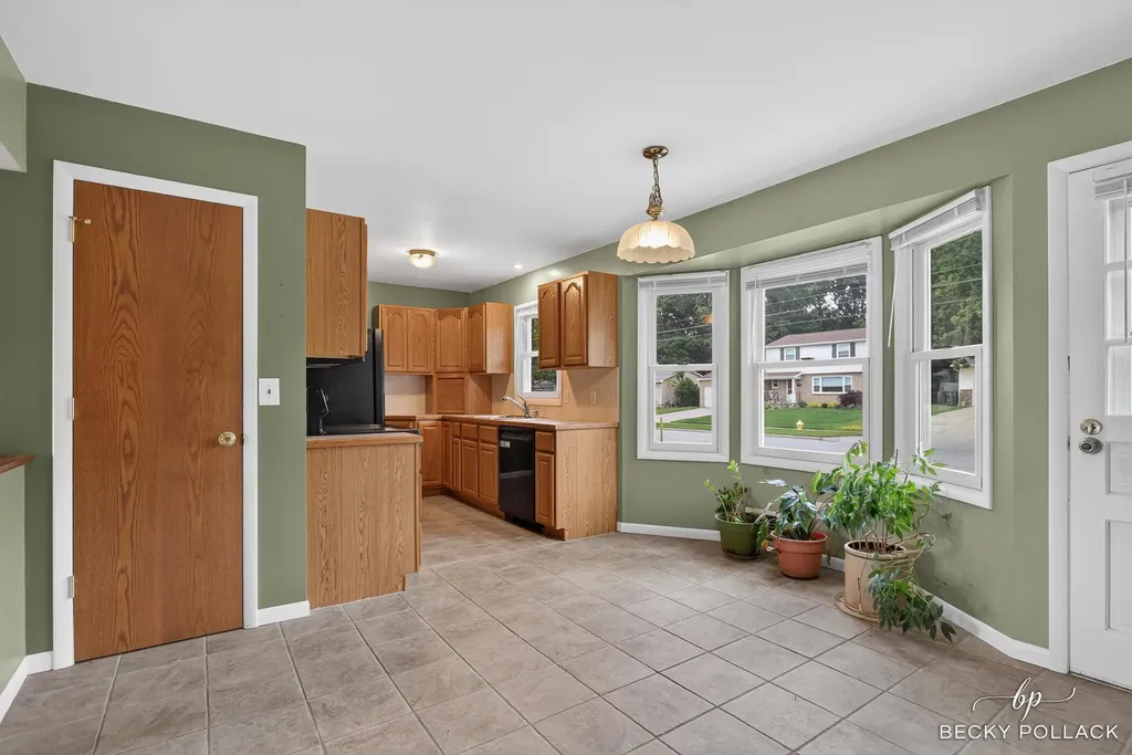 1712 41st Street SW Wyoming City MI 49519