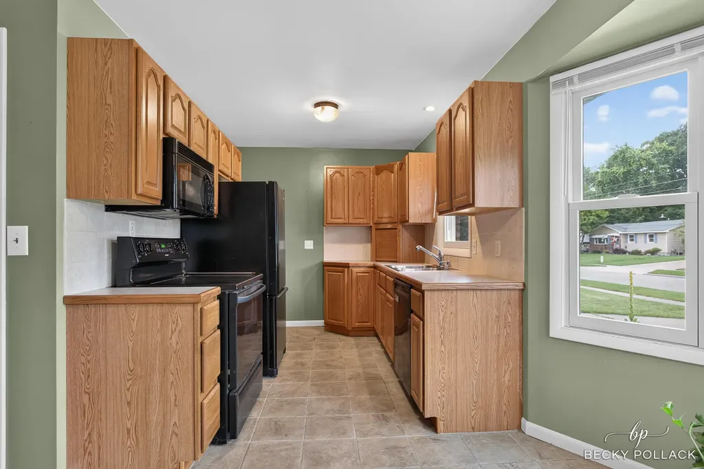 1712 41st Street SW Wyoming City MI 49519