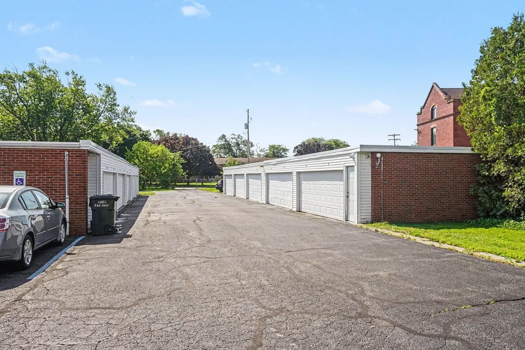 1249 Lakeshore Drive Muskegon City MI 49441
