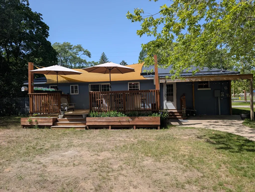 271 Randall Road Norton Shores City MI 49441