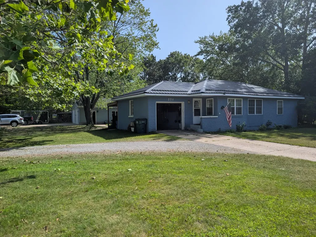 271 Randall Road Norton Shores City MI 49441