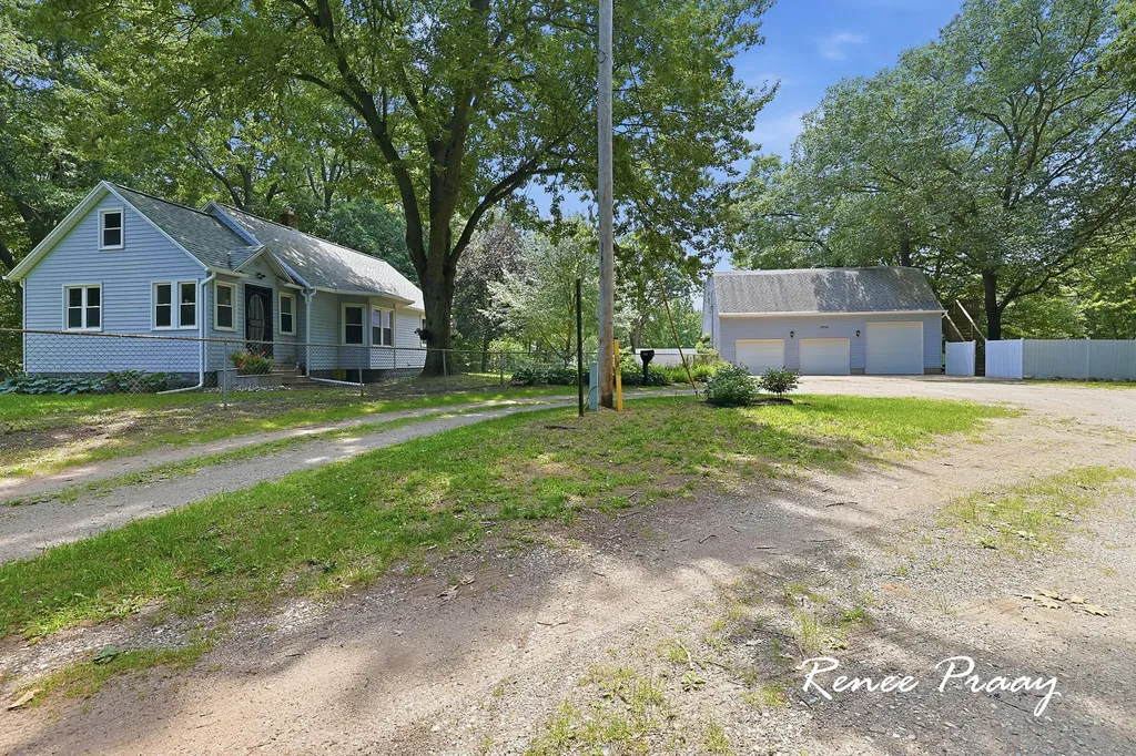 2956 Debaker Road Fruitport Charter Township MI 49444