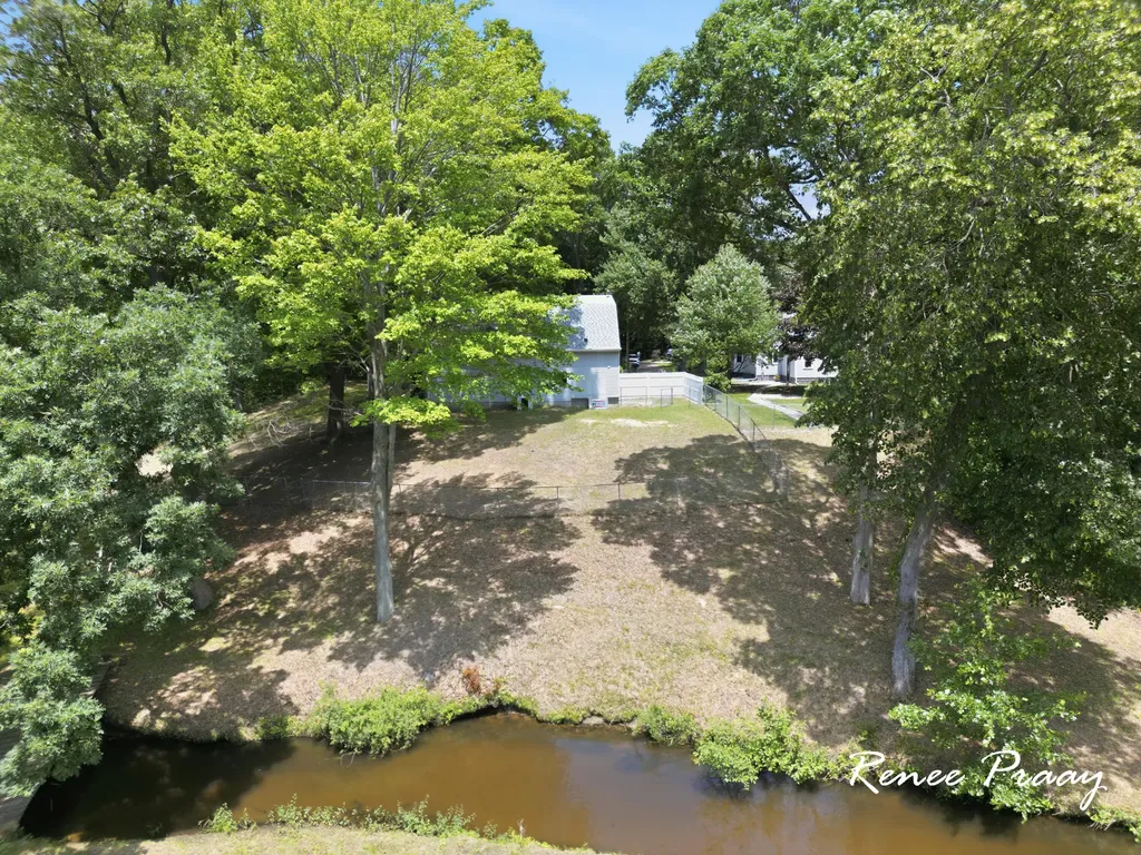 2956 Debaker Road Fruitport Charter Township MI 49444