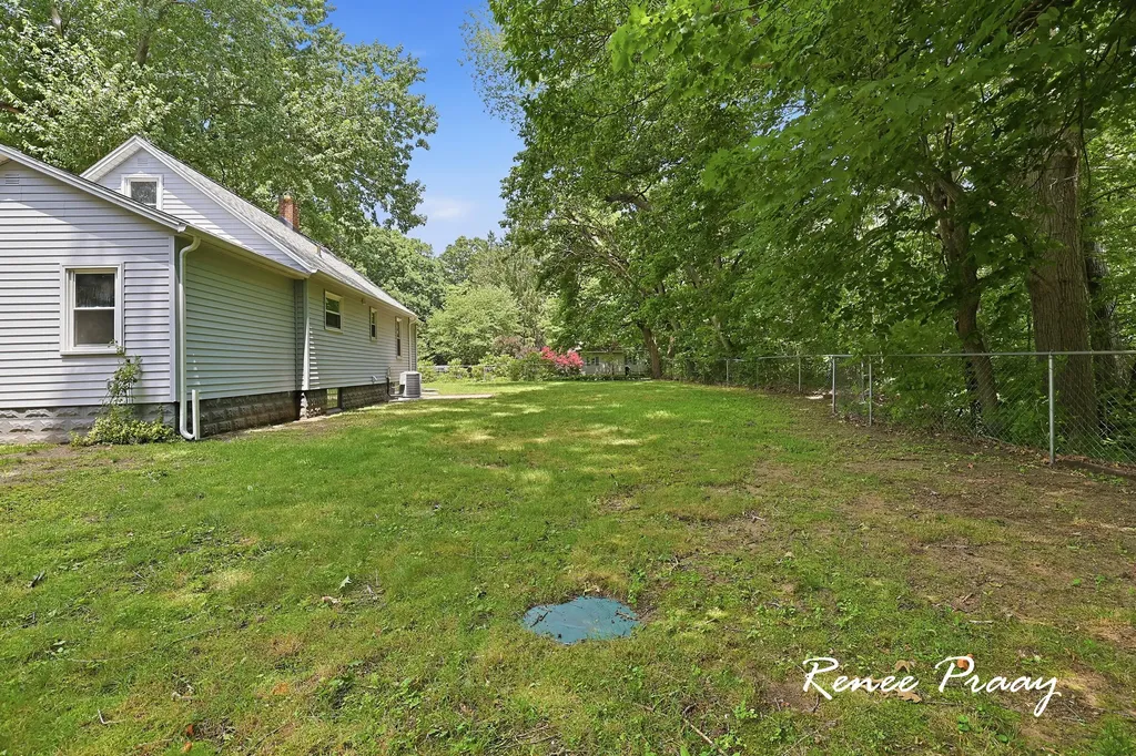 2956 Debaker Road Fruitport Charter Township MI 49444