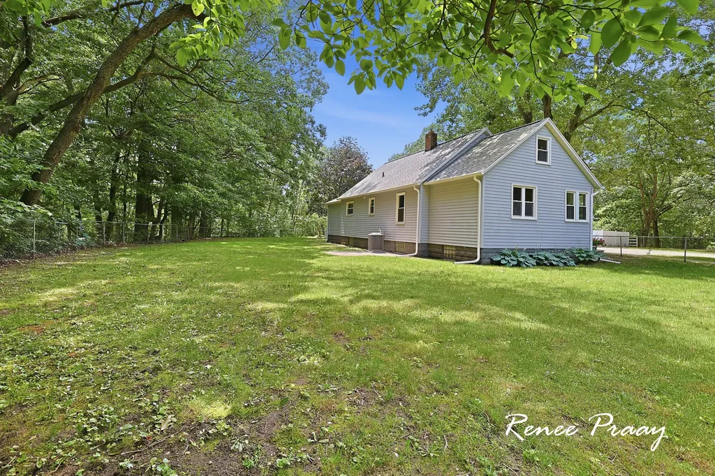 2956 Debaker Road Fruitport Charter Township MI 49444