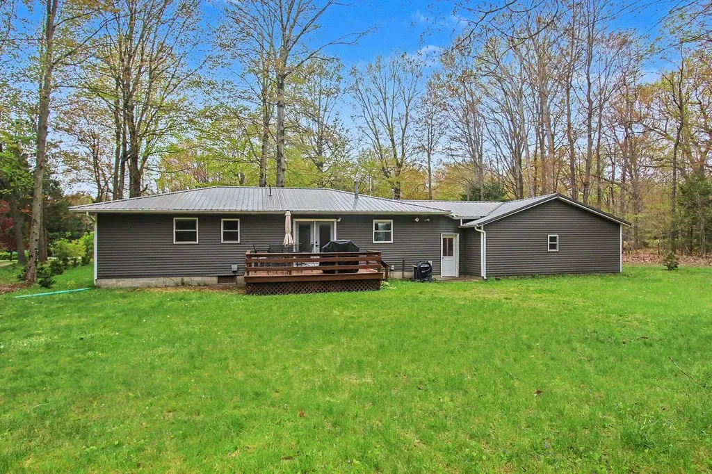 18412 148th Avenue Spring Lake Township MI 49456