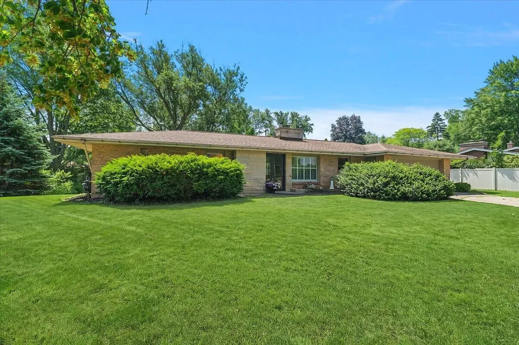 838 S Shore Drive Holland City MI 49423