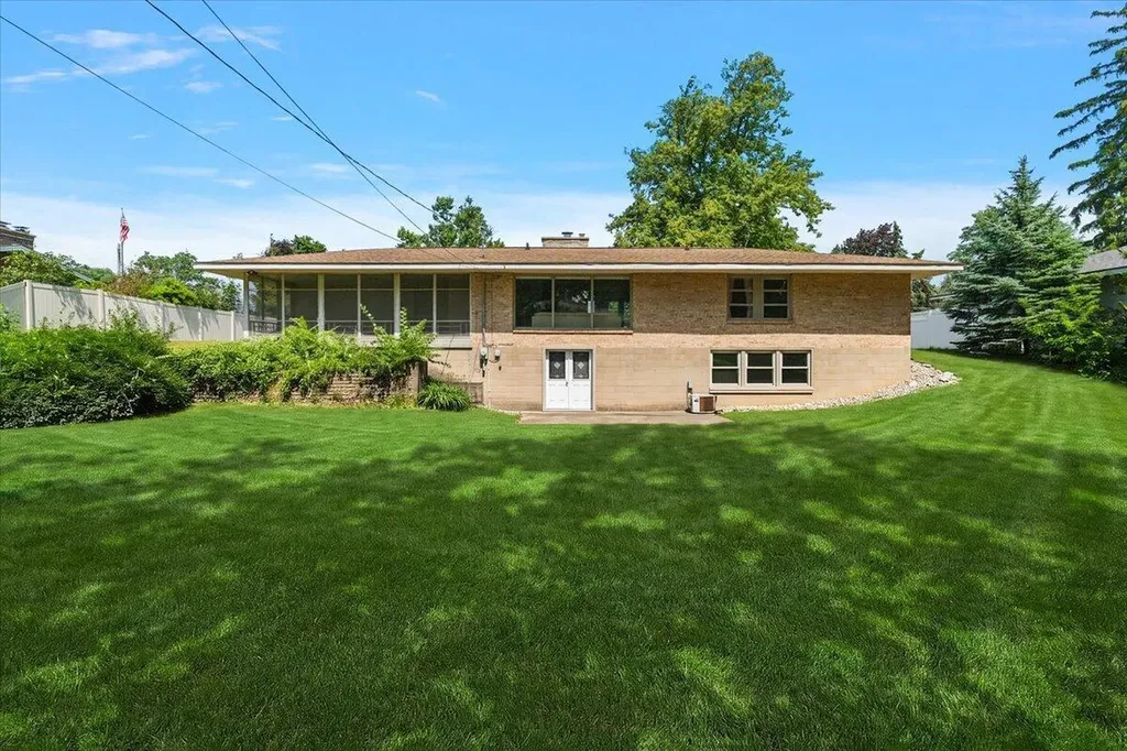 838 S Shore Drive Holland City MI 49423