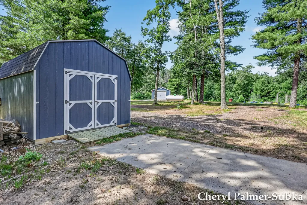 8090 E Lake Road Holton Township MI 49457