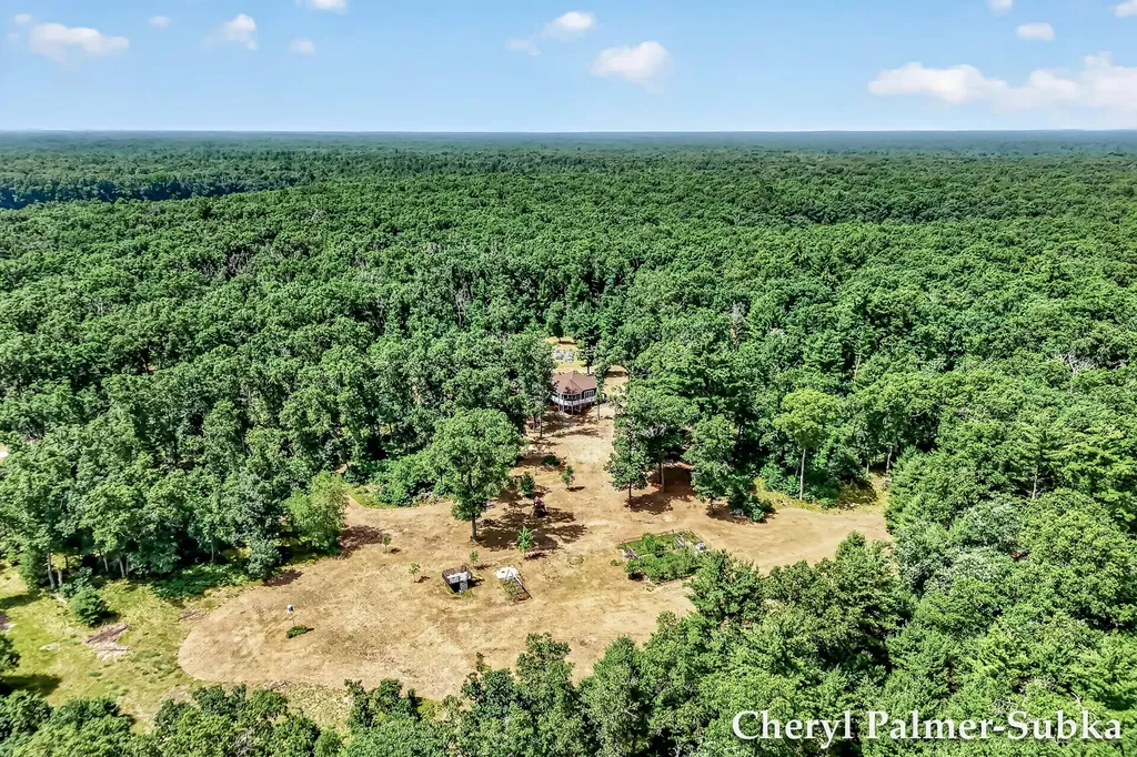 8090 E Lake Road Holton Township MI 49457